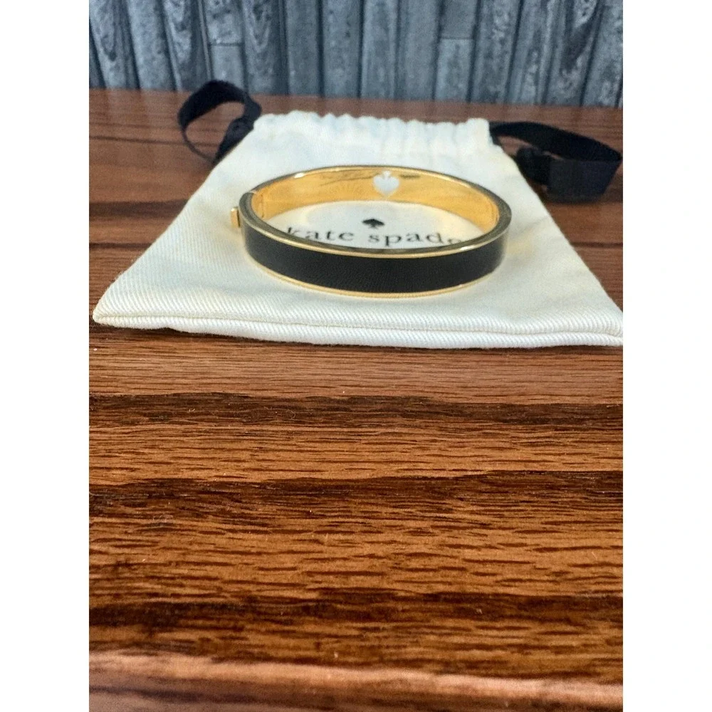 Kate Spade New York Heritage Spade Enamel Bracelet Black Gold-Tone with dusty - Picture 5 of 6